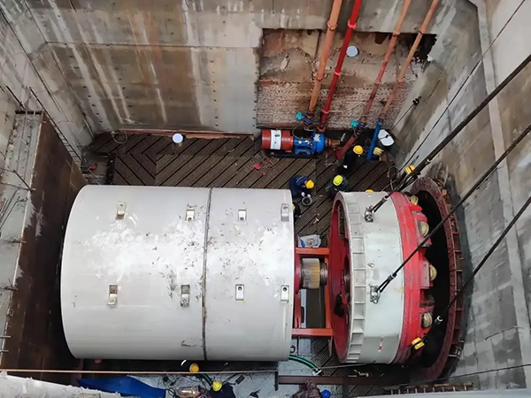 水平定向钻穿越中减少曲线偏差的方法